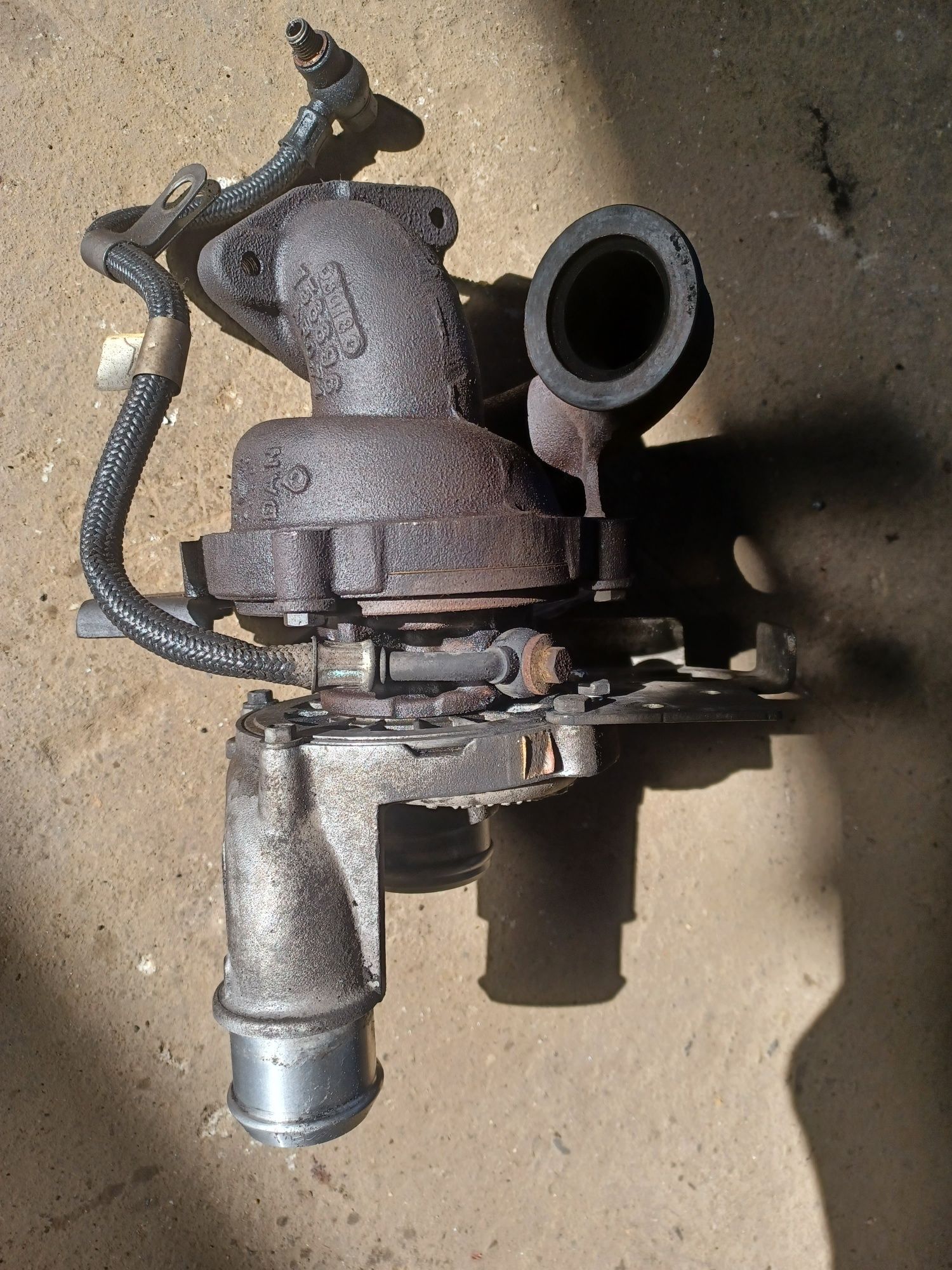 Sprzedam do Forda Focusa turbine silnika 1.8tdci 115km