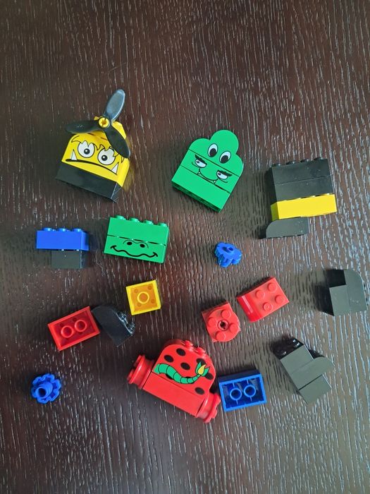 Дитячі конструктори  Lego та інші з Макдональда і Кафесі