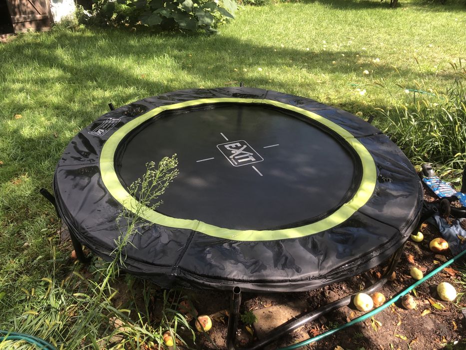 Батут exit tous круглий з захисною сіткою 244 см