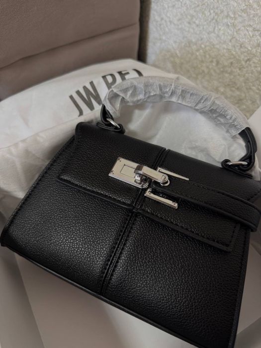 Жіноча сумочка JW PEI Elise Top Handle Bag у чорному кольорі