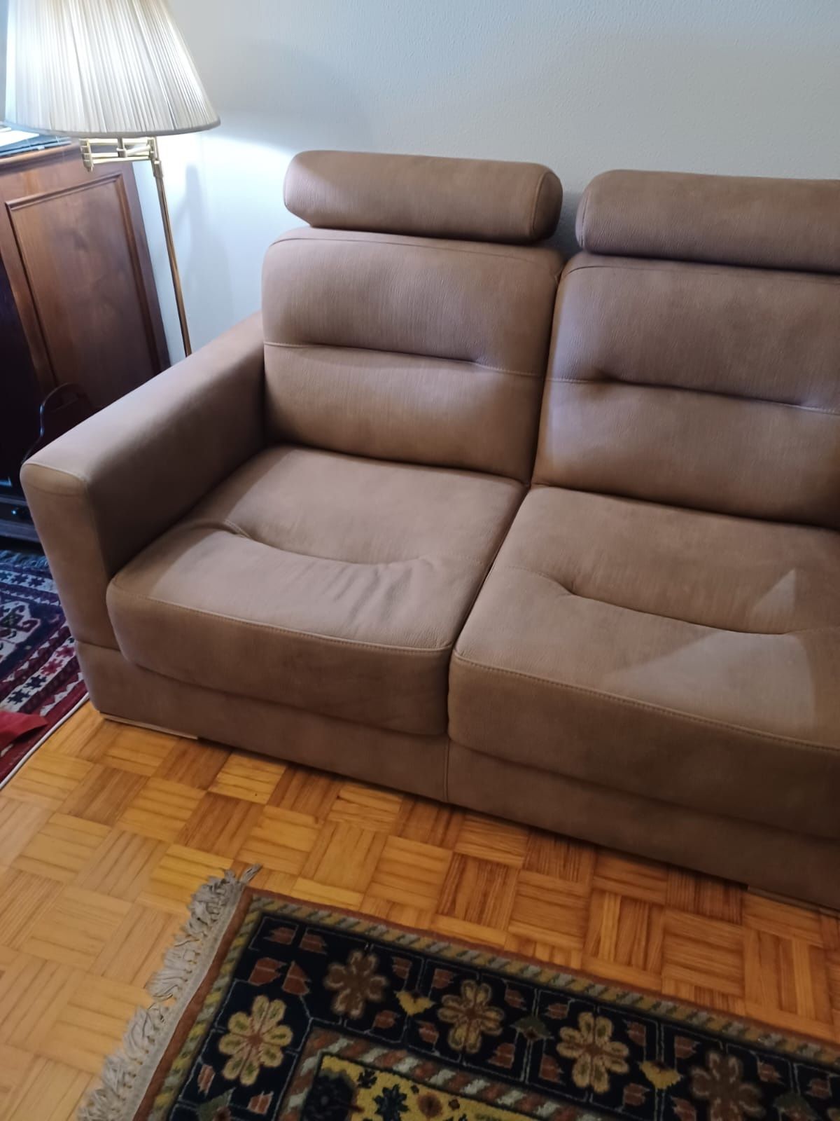 Sofá Acastanhado 2 Lugares