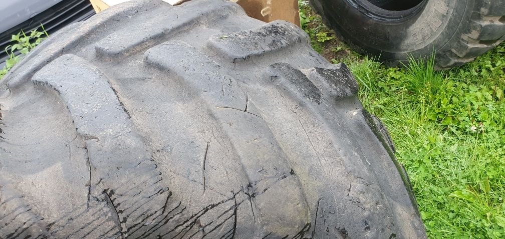 Opona 710/40/24.5 treleborg