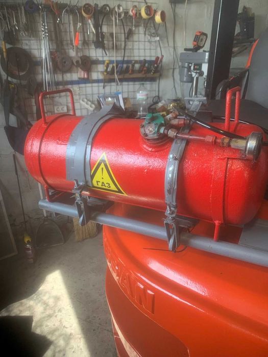 Продам навантажувач Нісан 2.5 бензин /газ