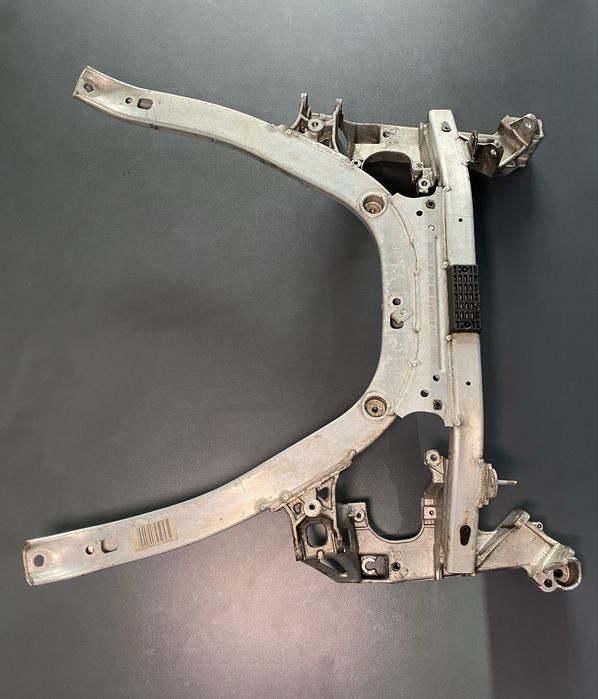 Передній Підрамнник BMW E60 E61 Подрамник БМВ Е60 Е61 Передня Балка