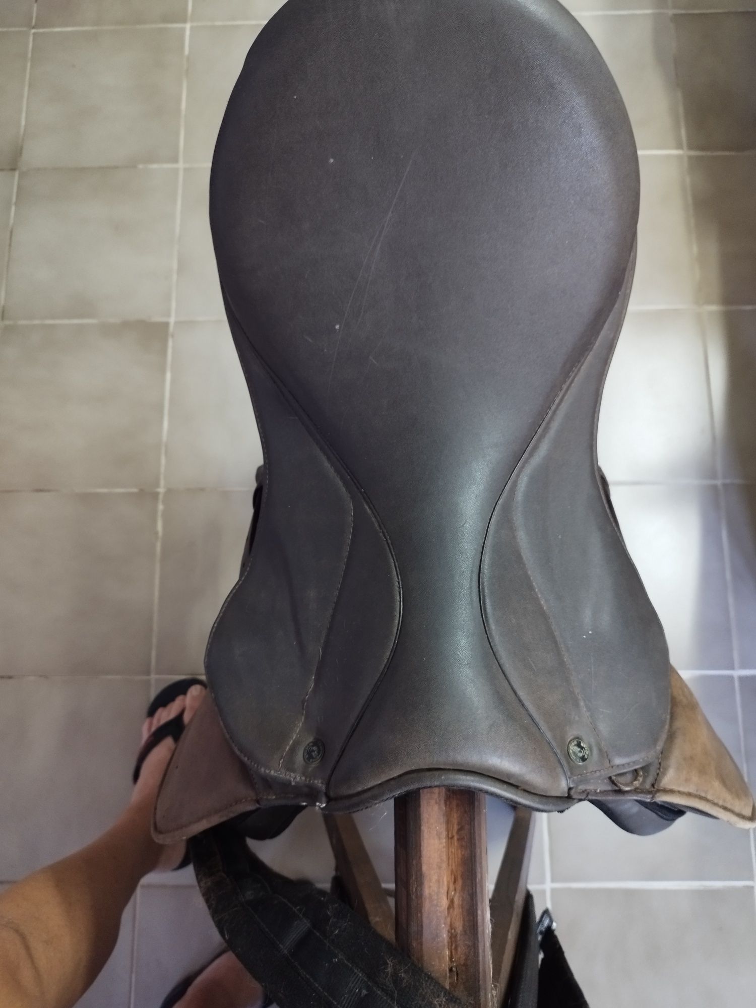 Vendo sela em  bom estado,  mas não temos mais cavalos
