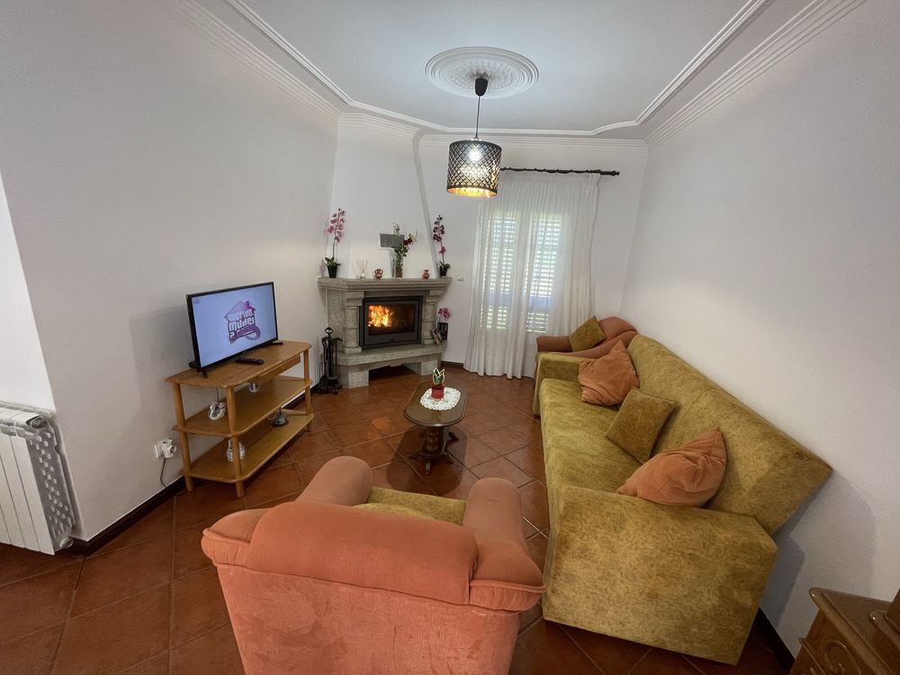Dispnivel a partir 15 serembro Casa da portela com piscina privada