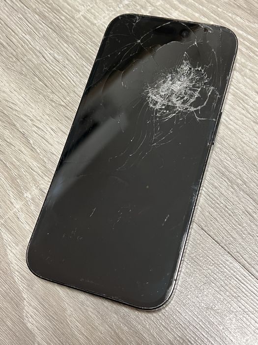 iPhone 14 Pro uszkodzony