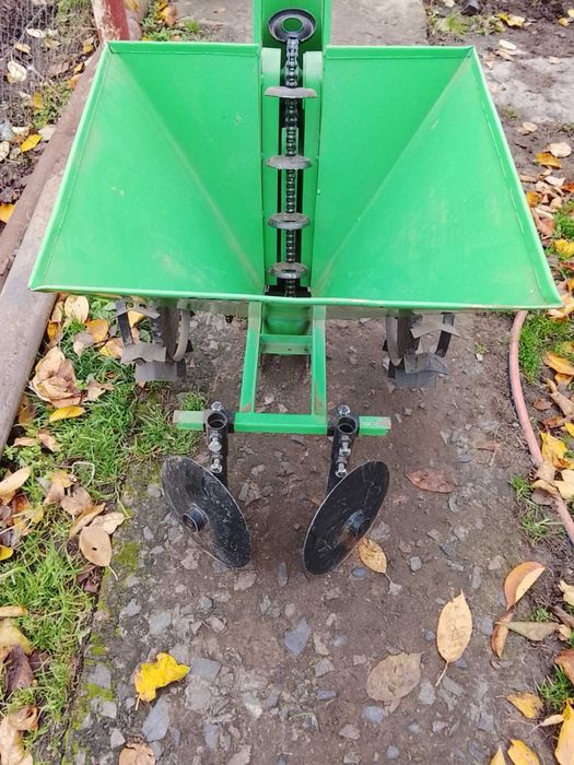 Картоплесаджалка нова