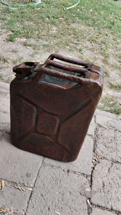 Каністра німецька