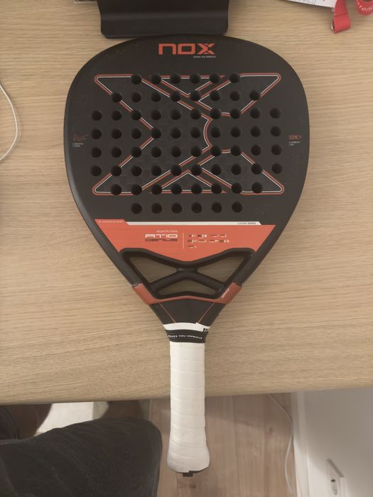 Raquete padel NOX AT10 12k Attack by Augustin Tapia