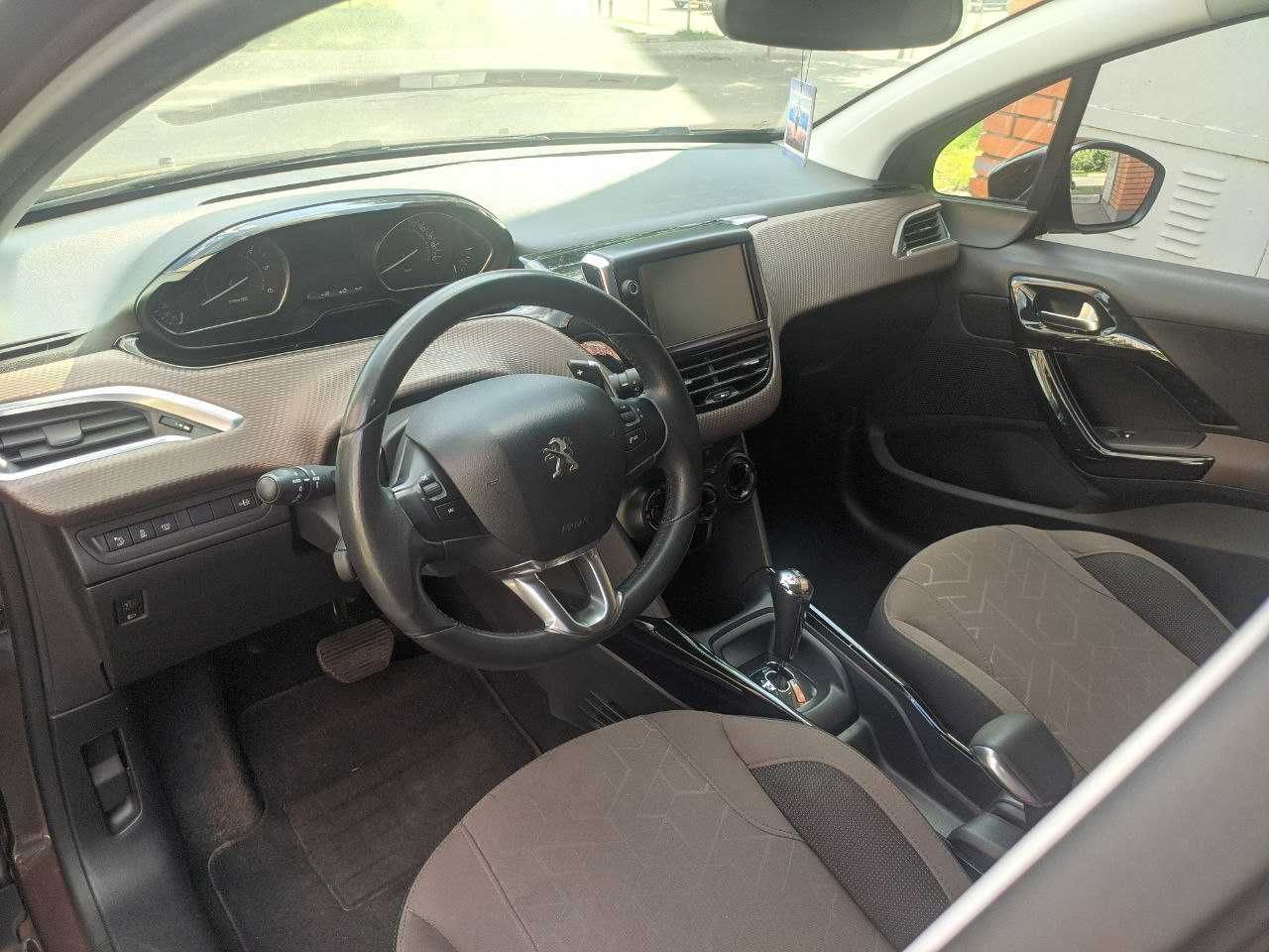 Peugeot 2008 1.6 HDi (2014)