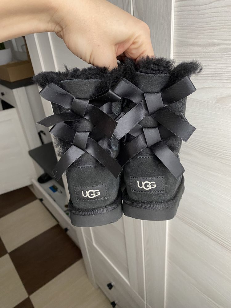 Buty UGG  T Bailey Bow II Czarny