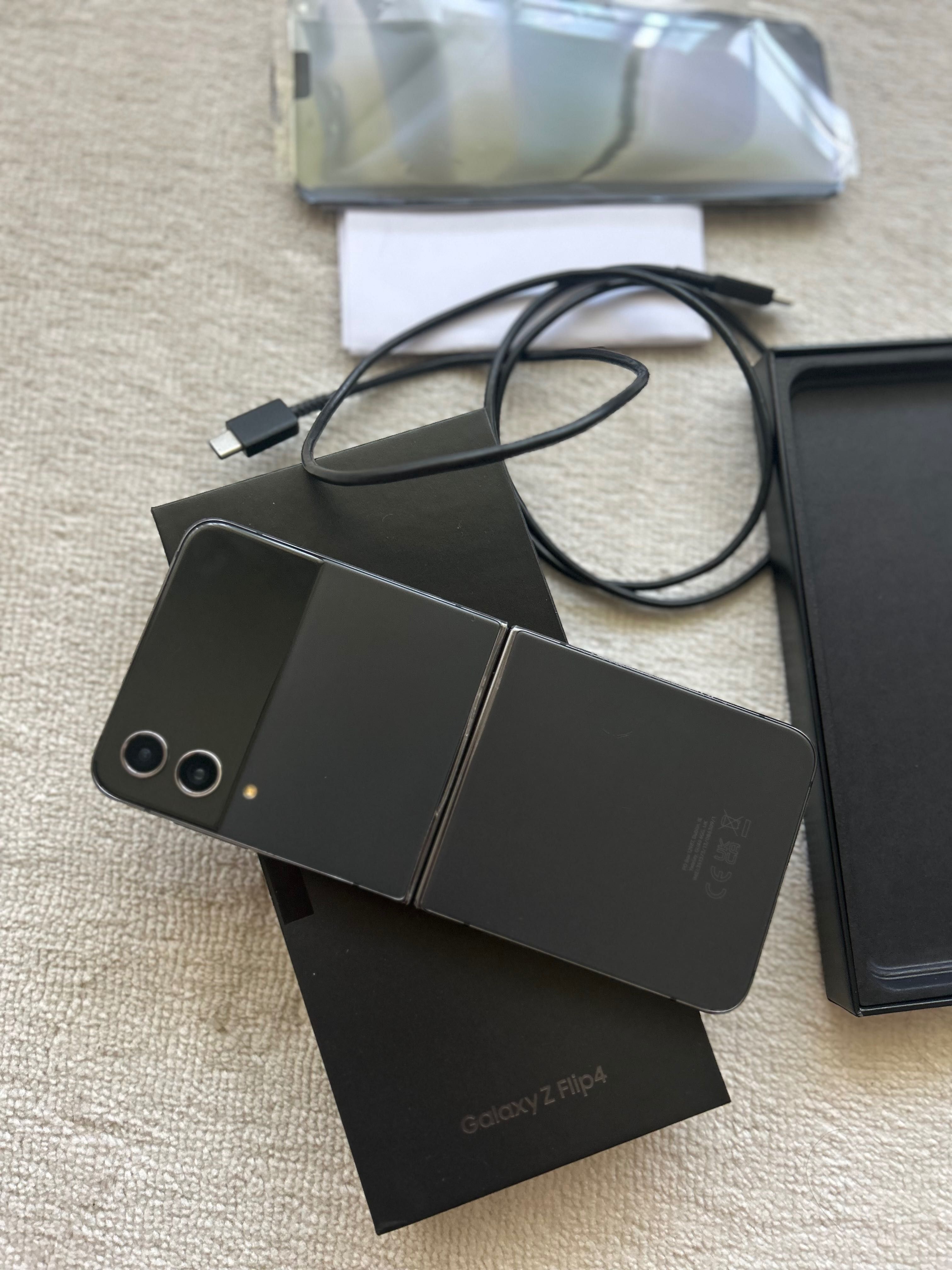 Samsung Galaxy Z flip4