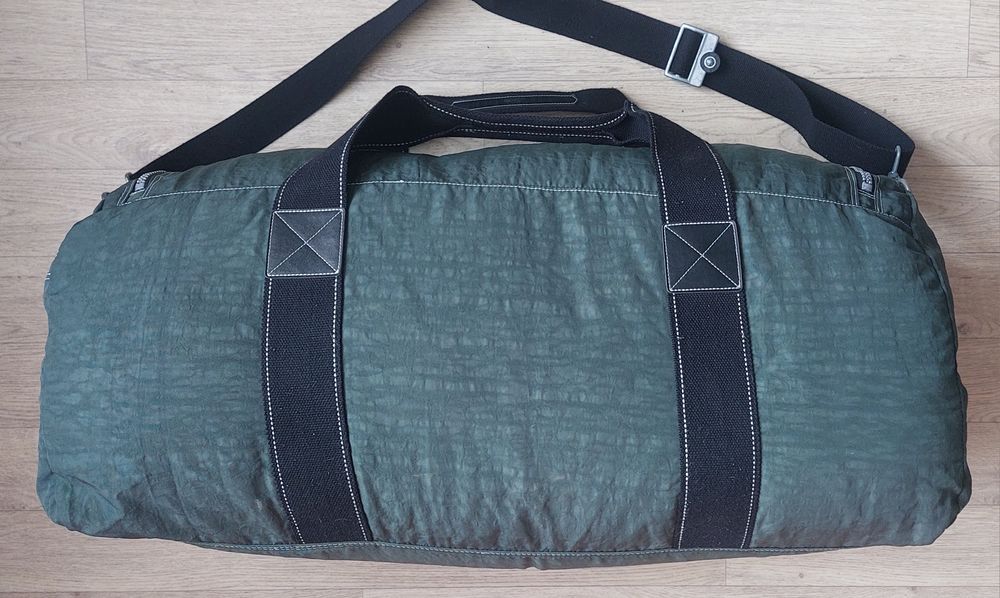 Сумка б/у дорожная больщая Kipling  77L
