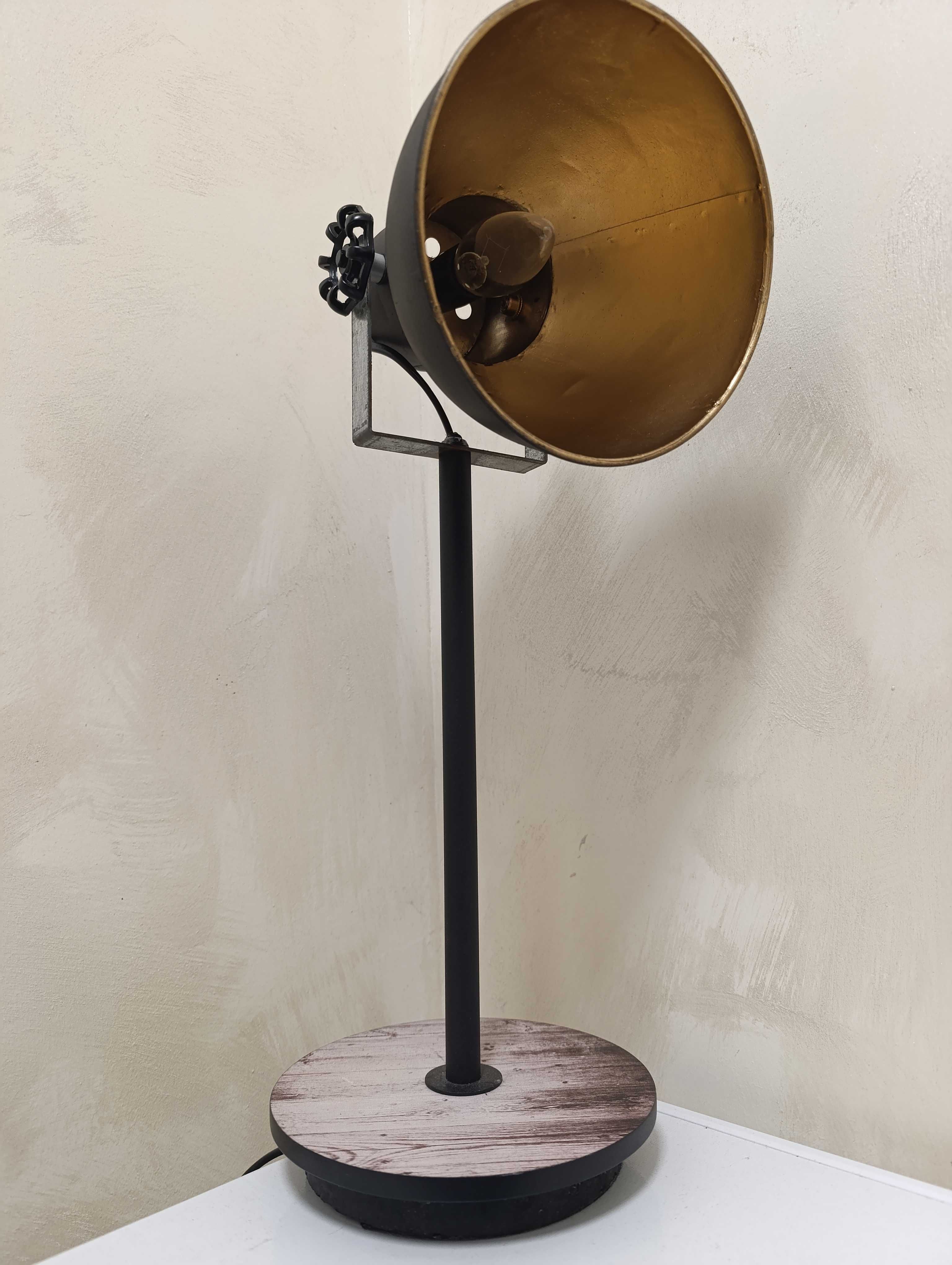 Lampa loftowa - orginalny wzór