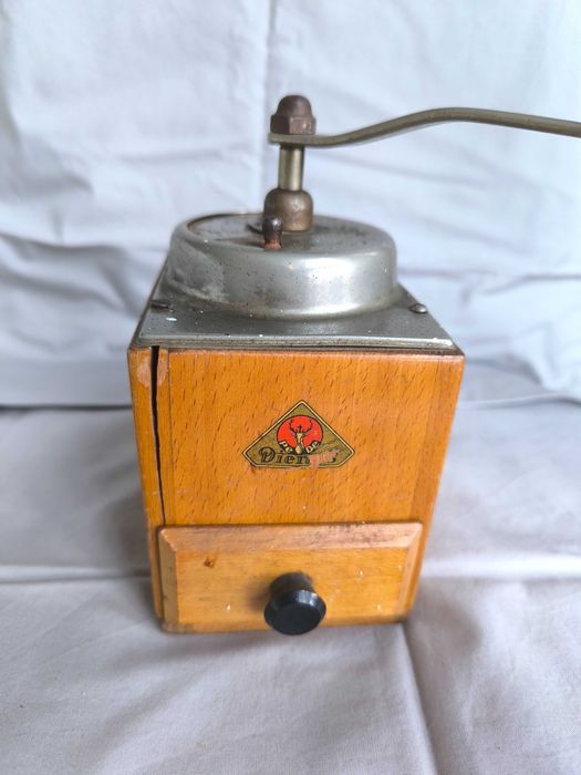 Moinho de café antigo Peter Diennes