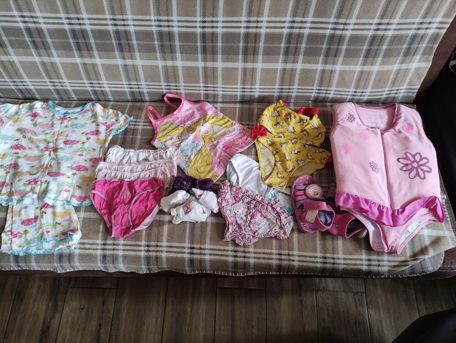 Mega paka ubrań dla dziewczynki rozmiar 4/5 lat wiosna-lato