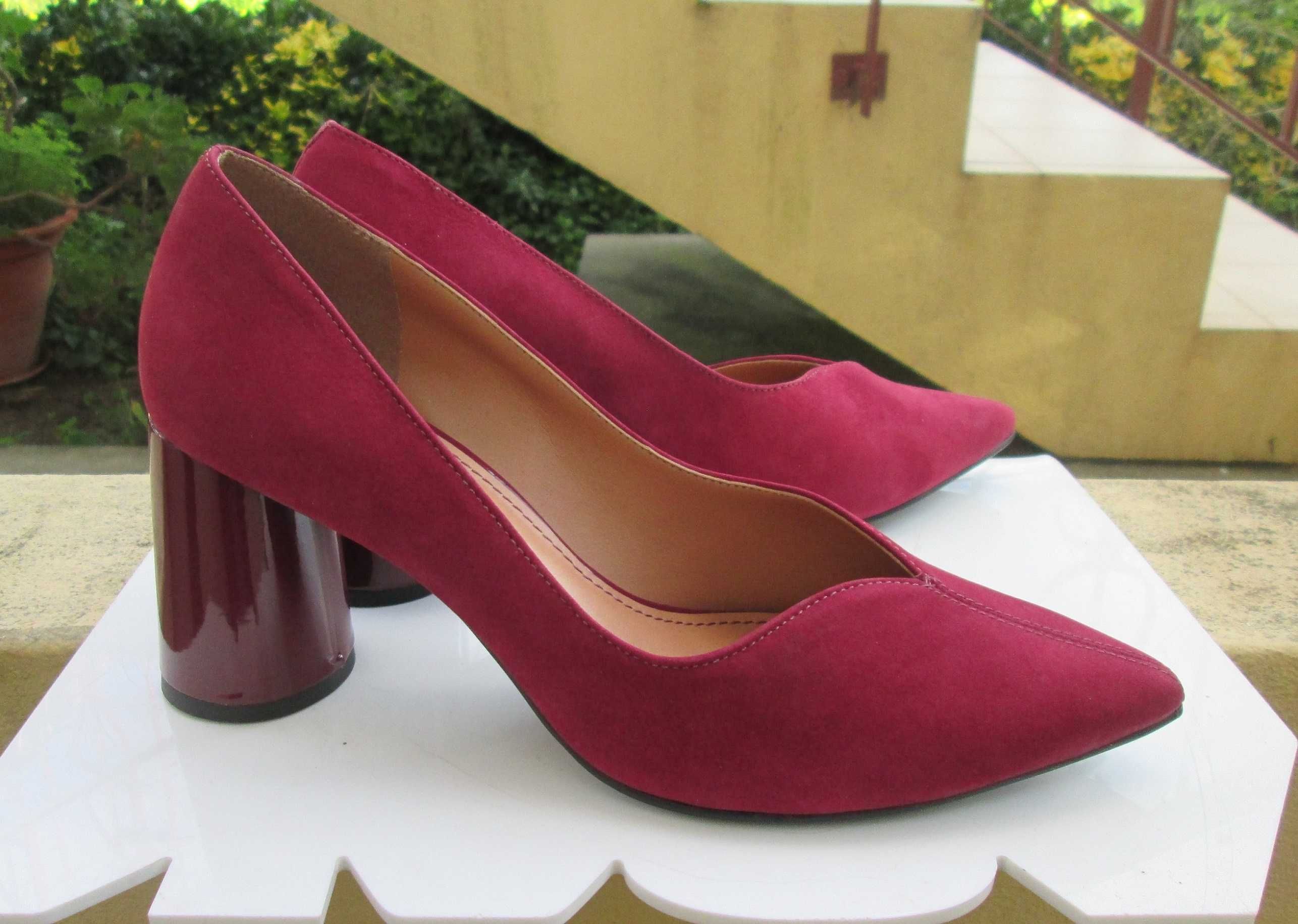 Scarpin de senhora com tacão Loucos & Santos nº 39 Ler