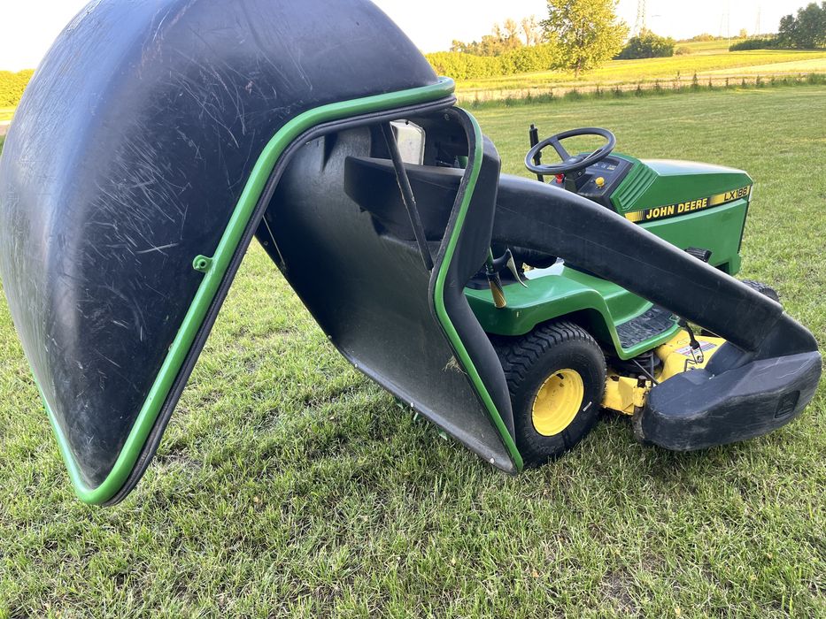 John Deere LX 188 Kosiarka Traktorek Zestaw Zamiatarka Ciecz