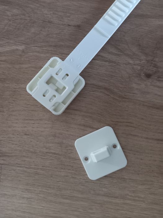 IKEA UNDVIKA  protecção armários