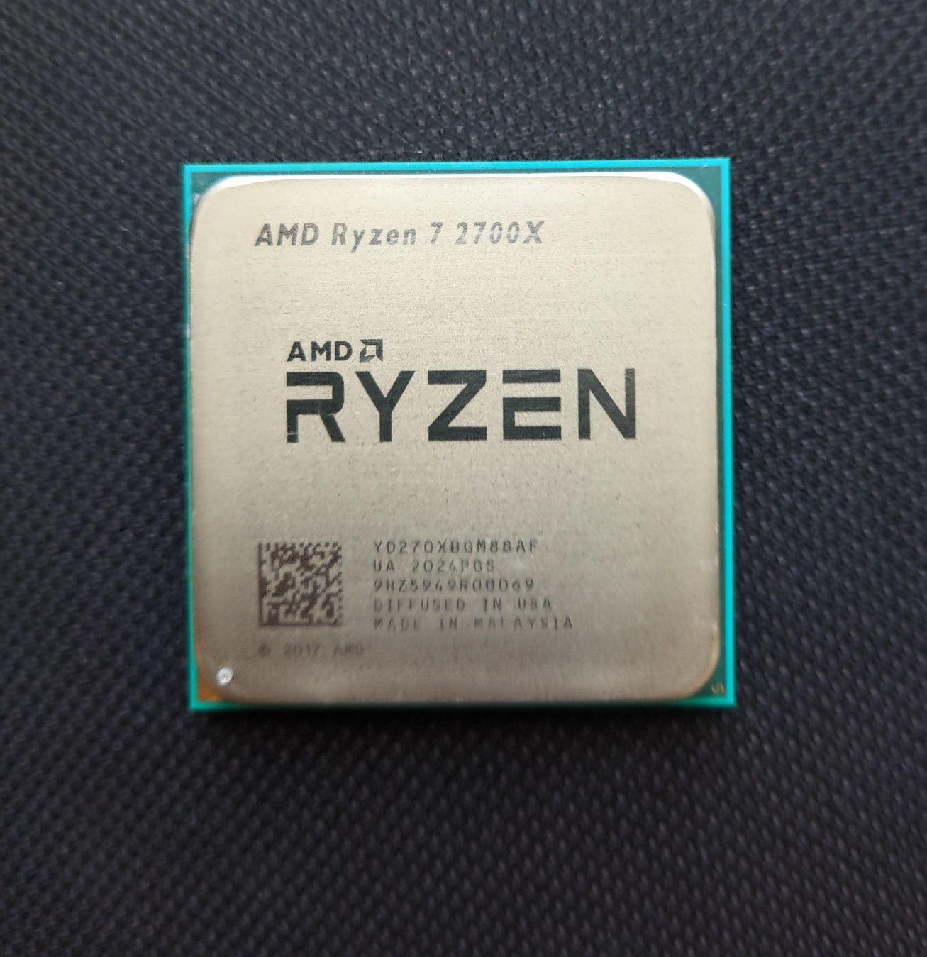 Ryzen 7 2700X повний комплект