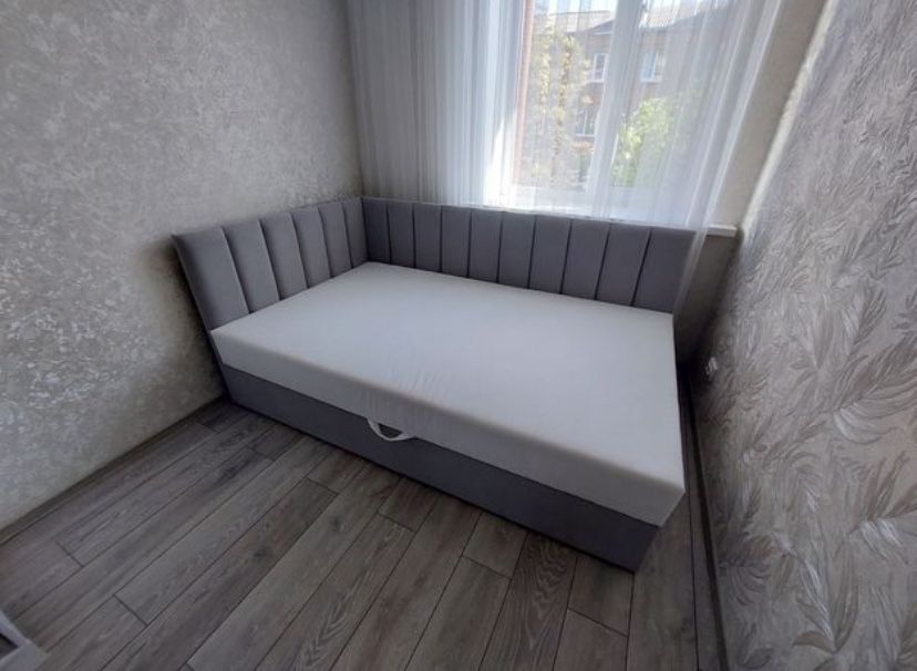 Кутове ліжко Чікаго з вмонтованим матрацом і підйомним механізмом