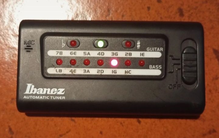 Afinadores Ibanez e Clifton
