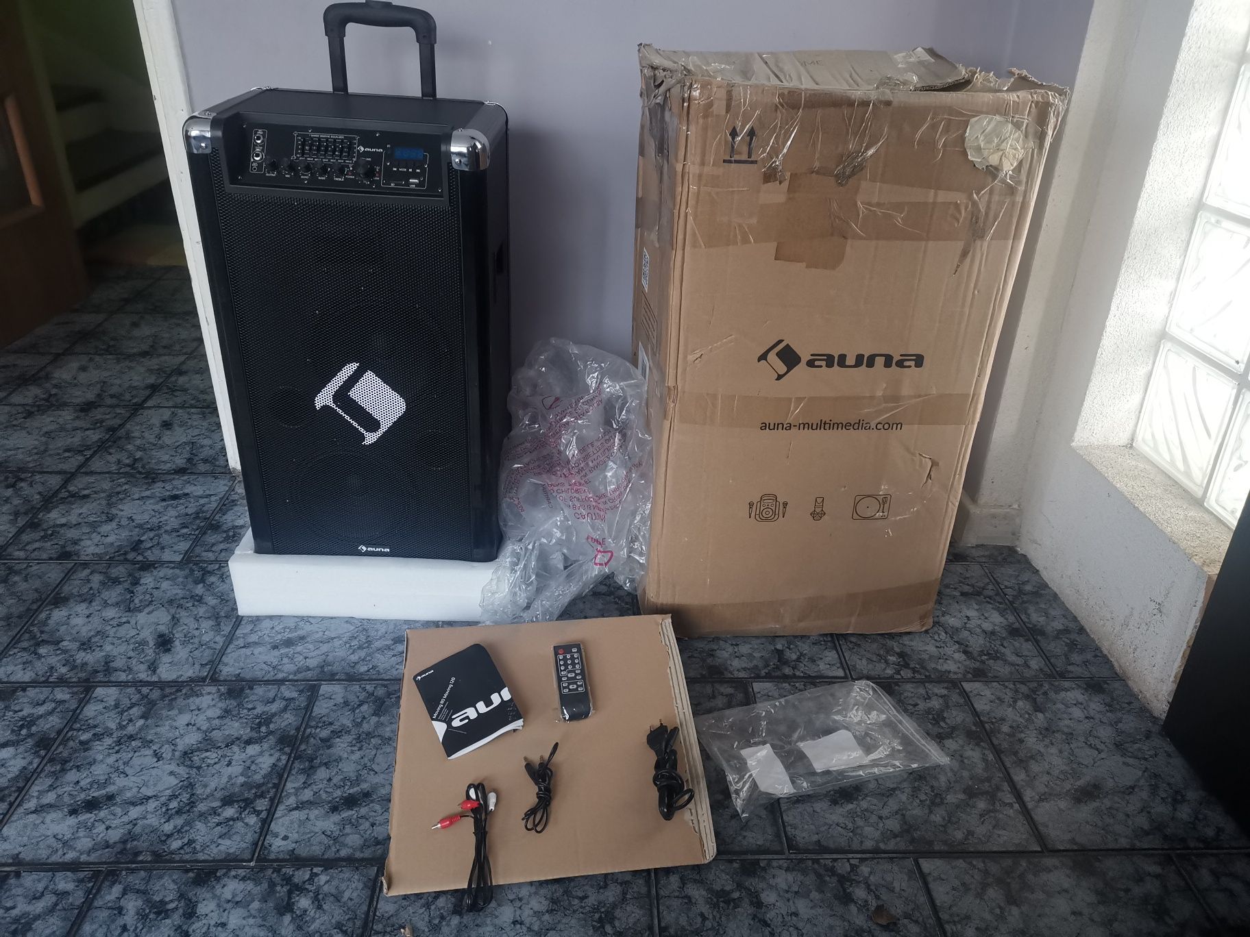 Auna Moving Portable Speaker Głośnik Bluetooth Na Kółkach Walizka