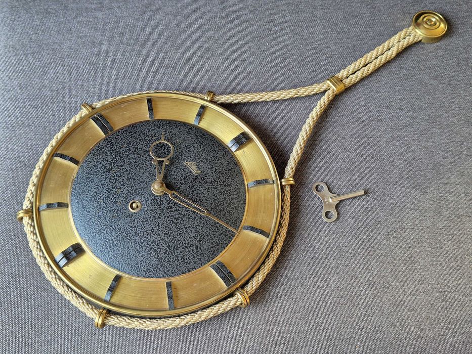 Stary art deco mechaniczny zegar ścienny lata '60 Germany