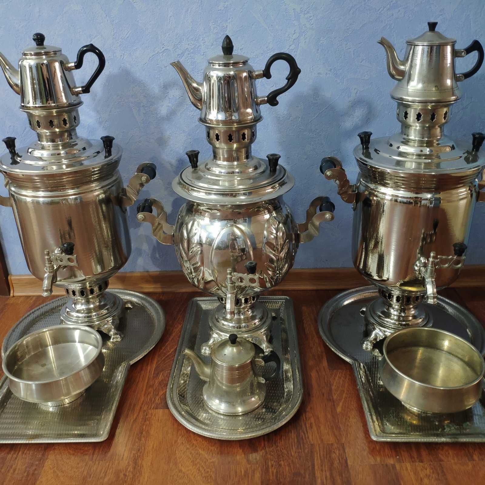 Продам! Чайники ,  заварники , подносы