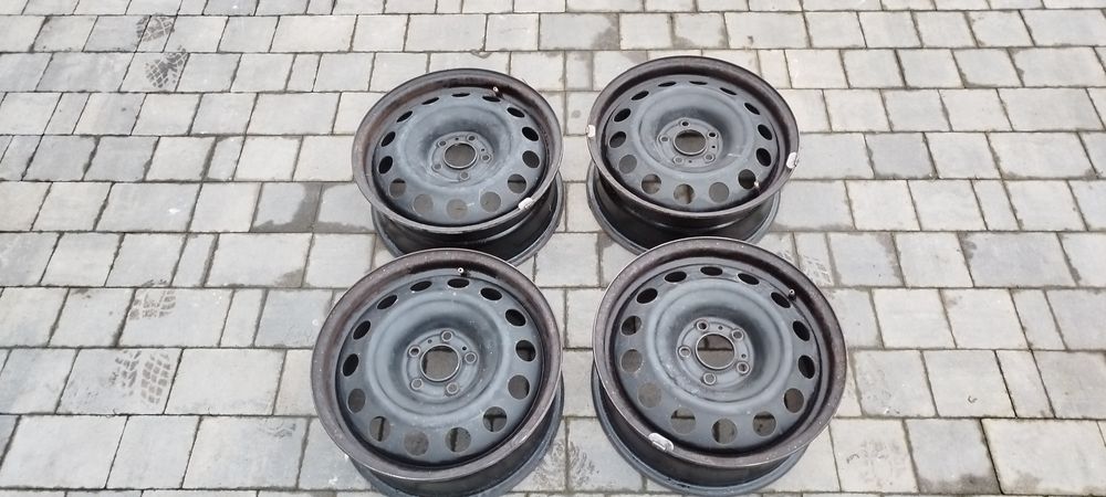 Sprzedam felgi stalowe 5×108/16 cali