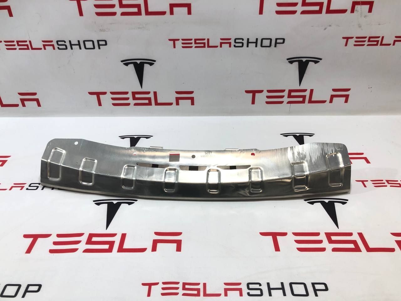 TESLA MODEL Y Усилитель верхний передней панели 2020 2021 2023 тесла