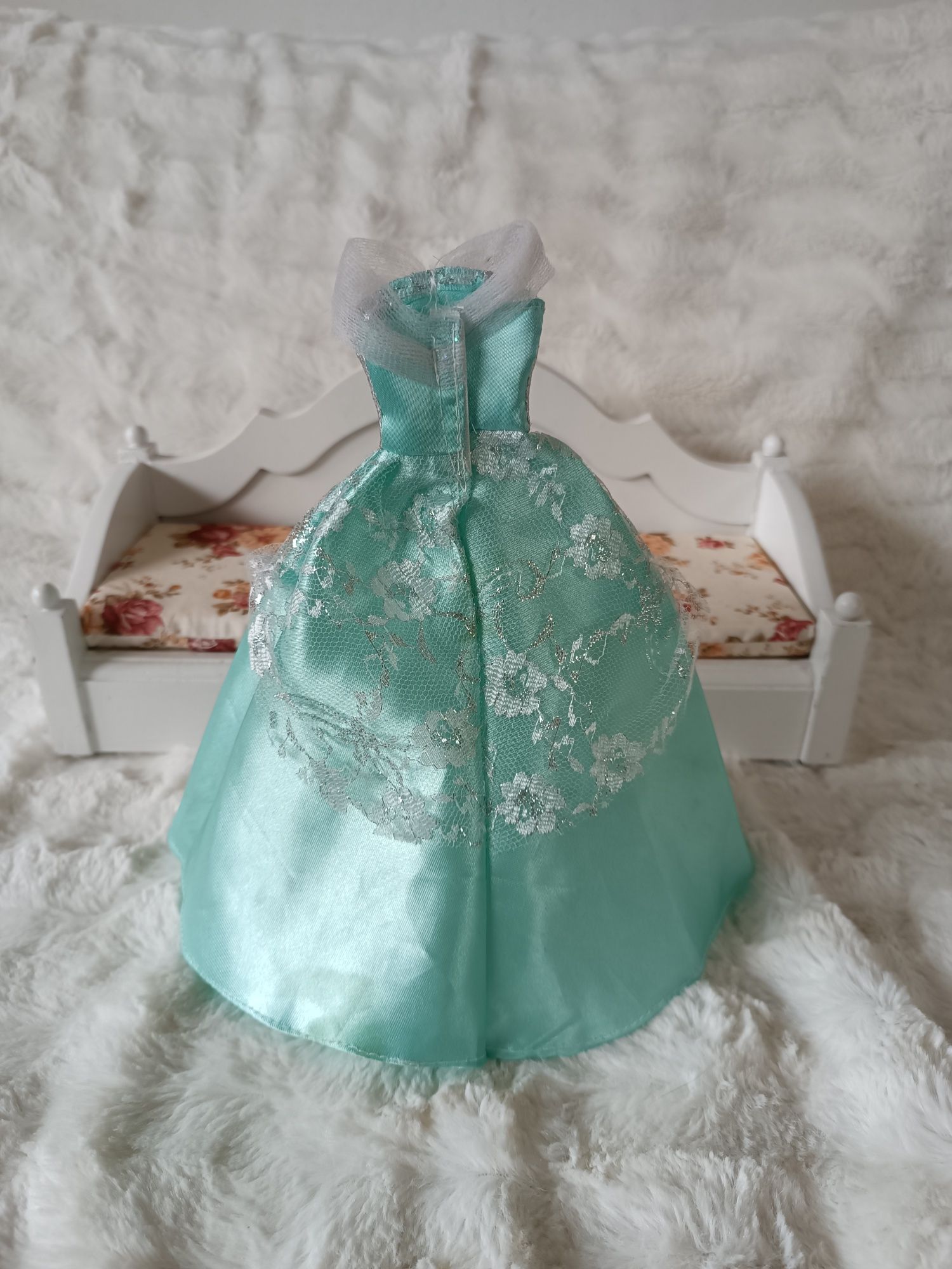 Miętowa sukienka suknia balowa dla lalki Barbie