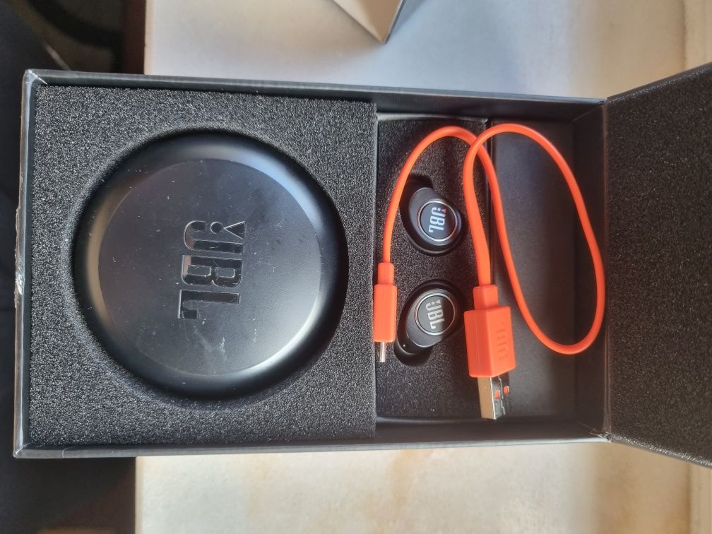 Auriculares JBL Free