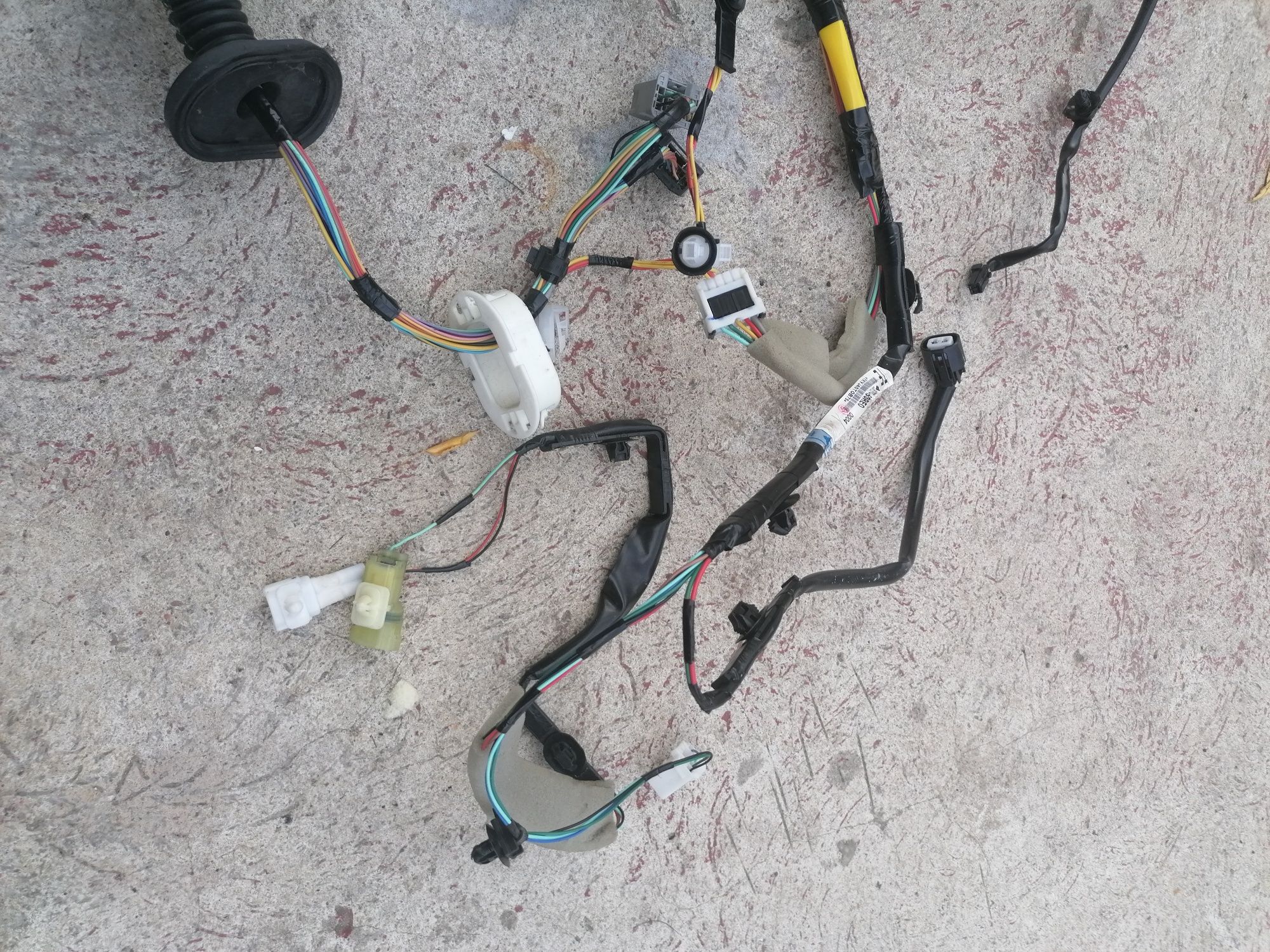 Suzuki Swift mk8 instalacja drzwi przednie prawe wersja 5 drzwiowa