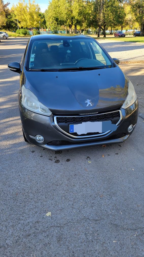Peugeot 208 1.4 impecável