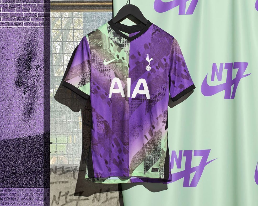 Nike Koszulka Tottenham Hotspur sezon 21/22 3 zestaw r.L dizajn modern