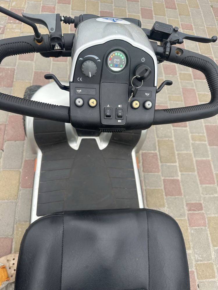 Електромобіль E450F