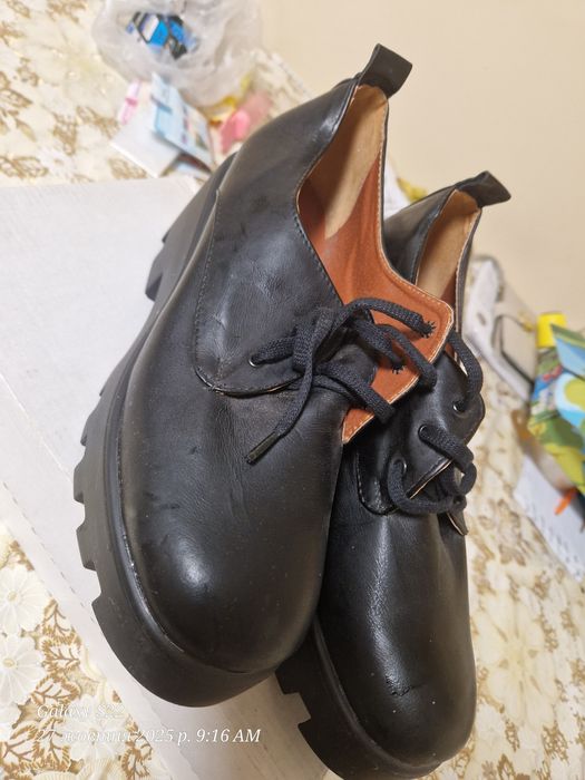 Жіноче взуття на осінь весну