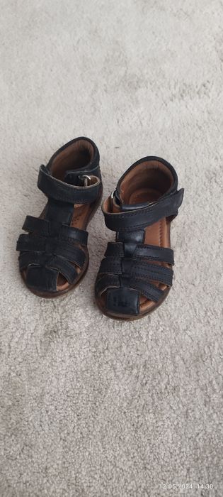Sandały skórzane bardzo wygodne chłopięce