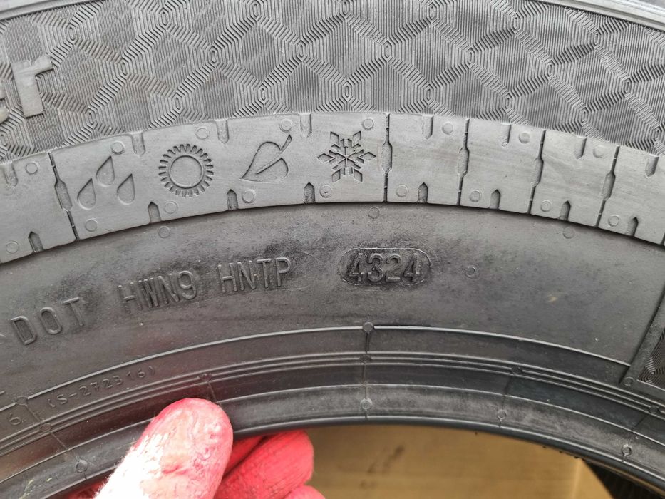 Opony Całoroczne 225/75/16CP 118R Continental 4Season Rok 2024