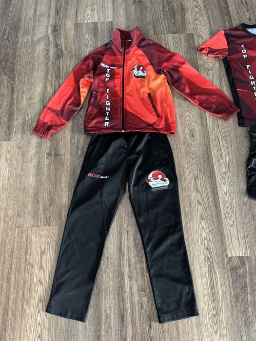 Костюм для Тайский або Муай-Тай бокса ,шорти ,майка,фудболка