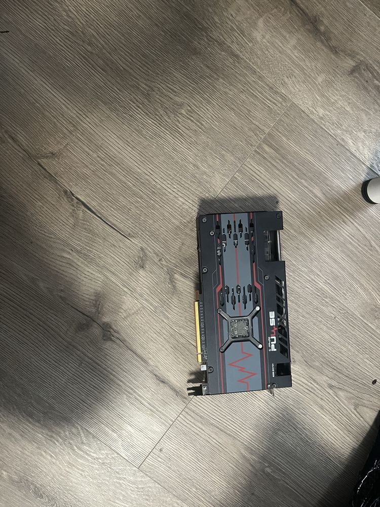 Amd saphire  5700xt karta graficzna 8Gb