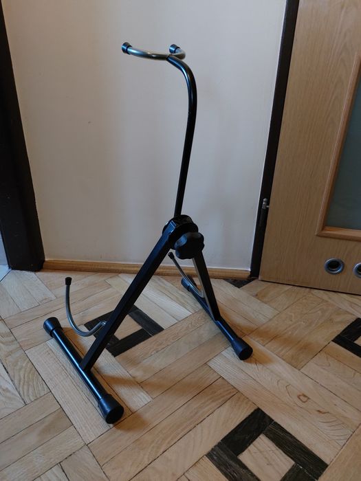 Składany statyw, stojak na gitarę