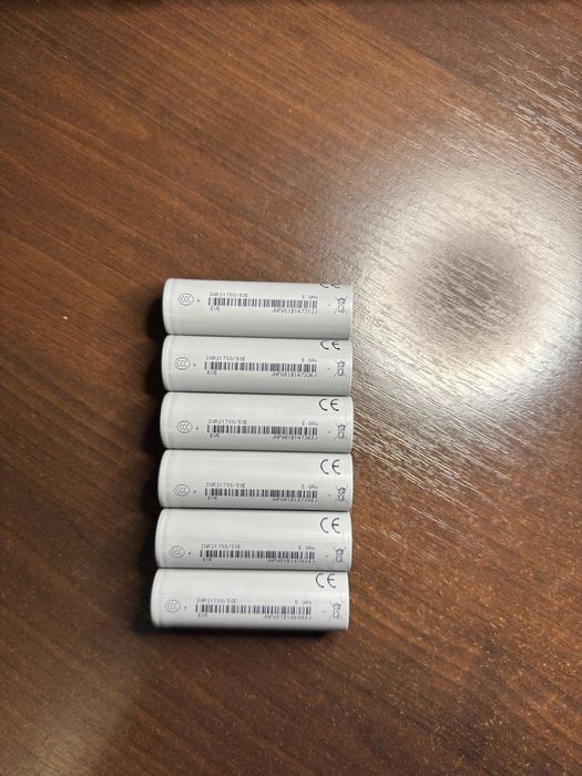 8 акумуляторів EVE 21700 3.7V 5000mAh