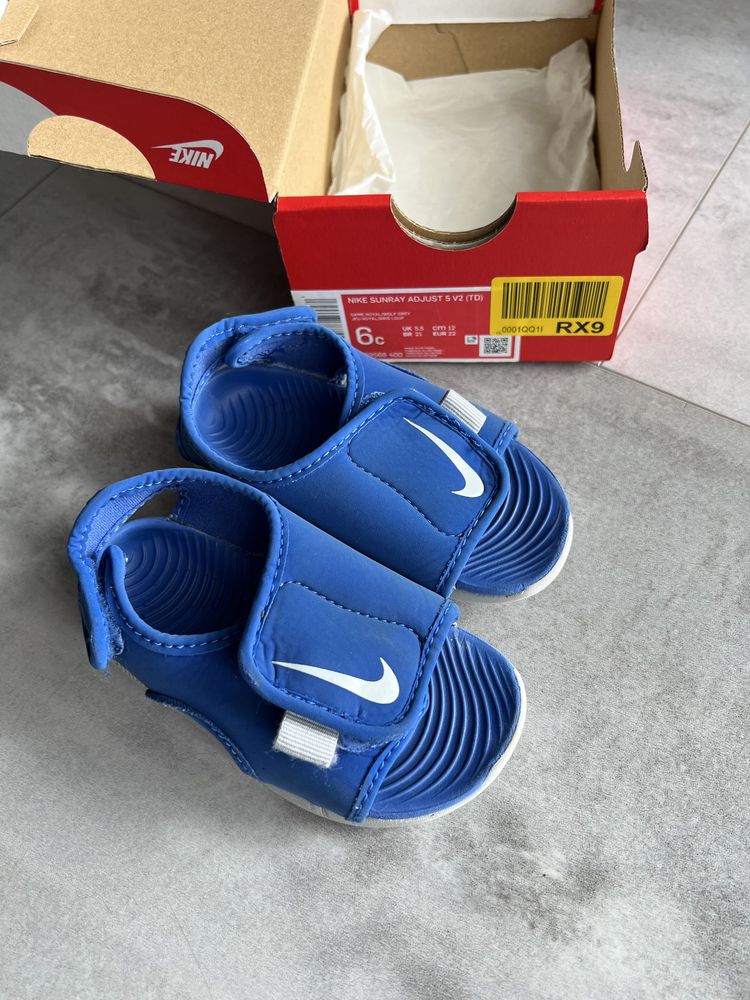 Sandały Nike Sunray Adjust 5 V2 niebieskie rozmiar 22