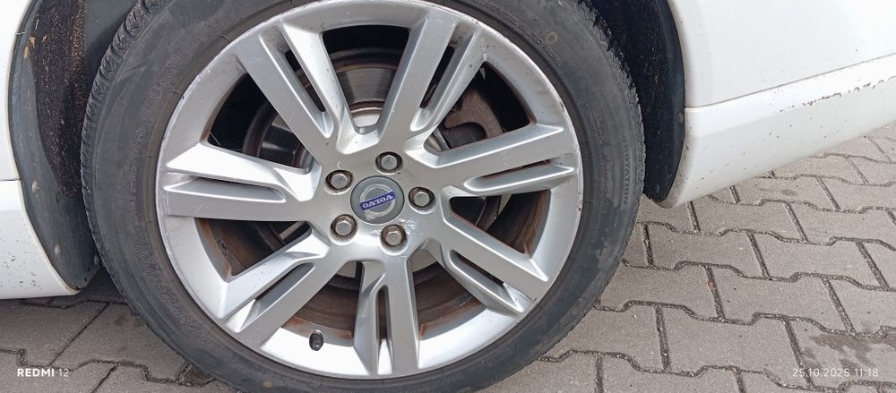 Felgi aluminiowe R18 Volvo z oponami całorocznymi  245/45