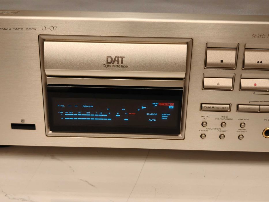 Flagowy magnetofon DAT PIONEER D-07 ! Hi-END