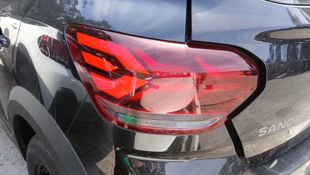 Farolim esquerdo DACIA Sandero III