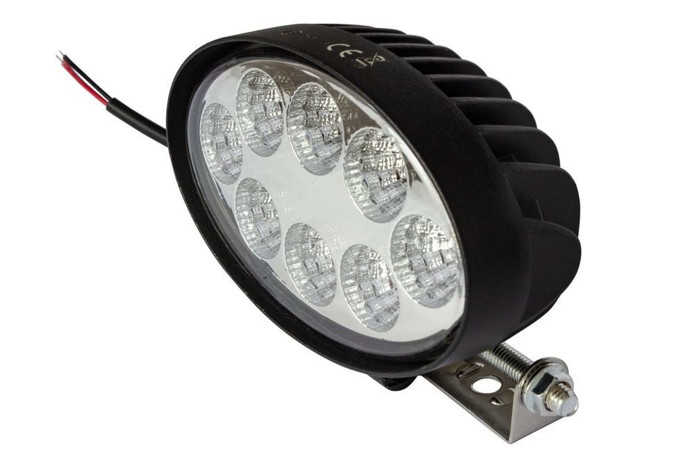 Lampa robocza LED reflektor TT TECHNOLOGY TT.13225 8xLED 1900lm